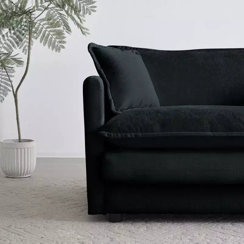 Poltroncina imbottita con cuscino decorativo