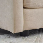 Poltroncina imbottita con cuscino decorativo