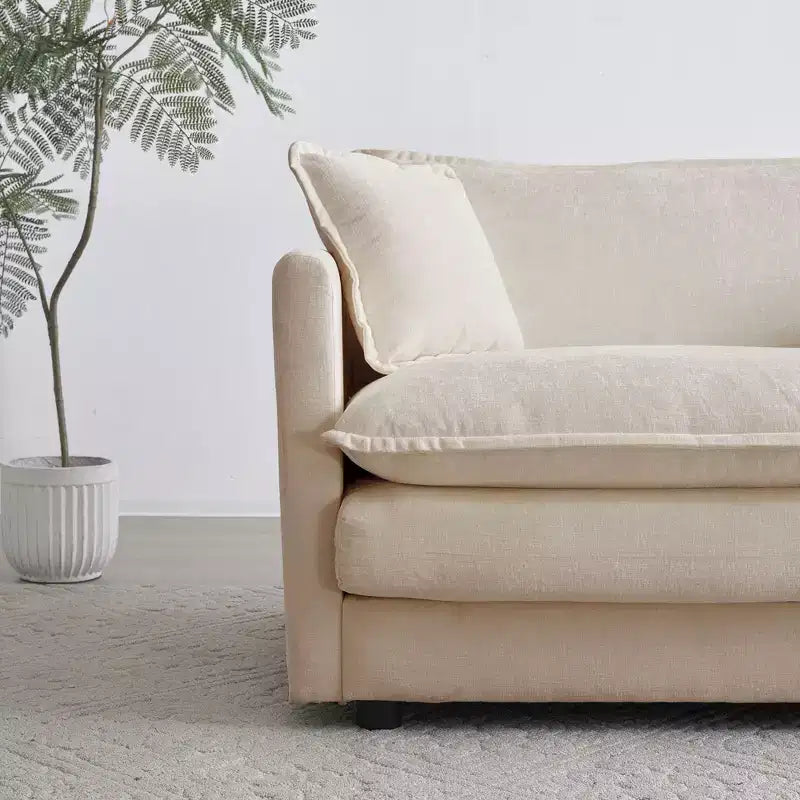 Poltroncina imbottita con cuscino decorativo