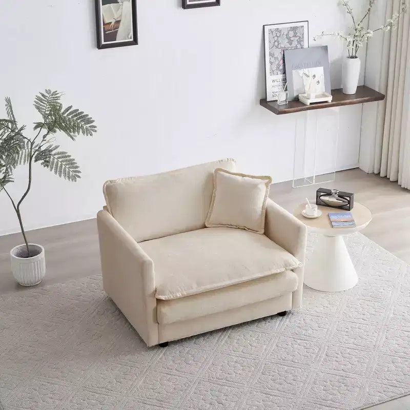 Poltroncina imbottita con cuscino decorativo