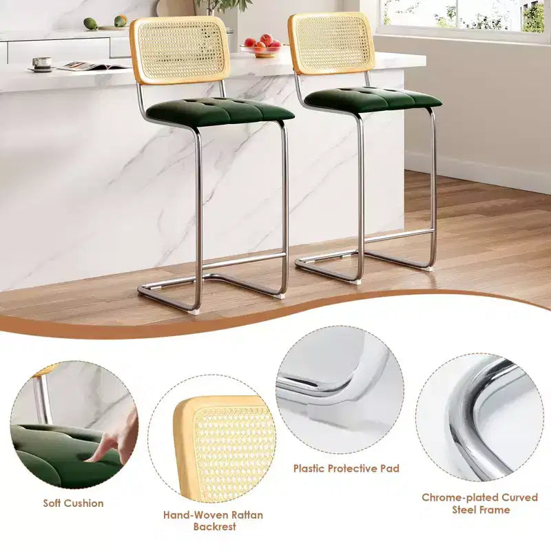 Set di 2 sgabelli da bar altezza bancone con schienale in rattan, sedile imbottito in similpelle, senza braccioli, 76 cm, verdi