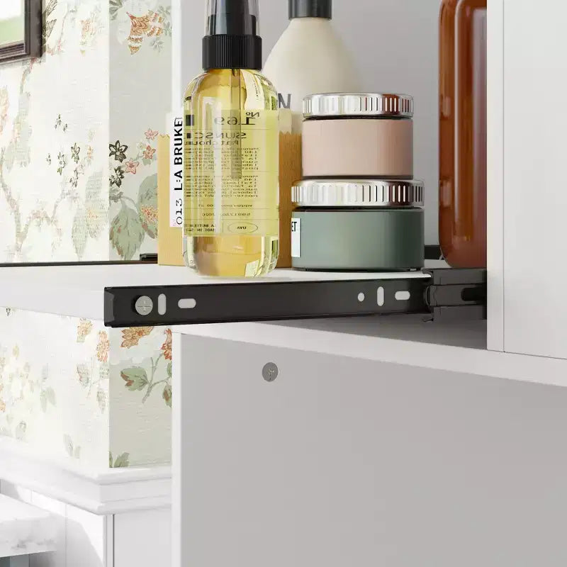 Mobile bagno alto bianco con ripiani scorrevoli