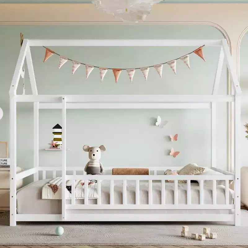 Struttura letto a castello per bambini in pino con tetto a casetta e recinzione – Letto a piattaforma singolo/matrimoniale