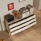Comò grande a 9 cassetti con finitura effetto legno chiaro